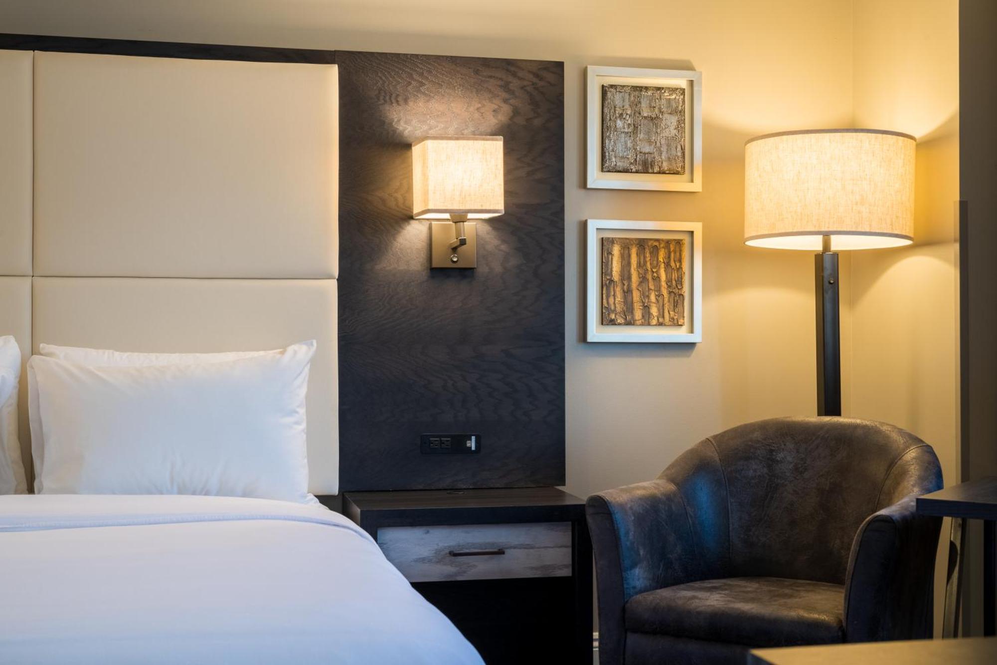 Crowne Plaza Hotel Moncton Downtown By Ihg Екстер'єр фото