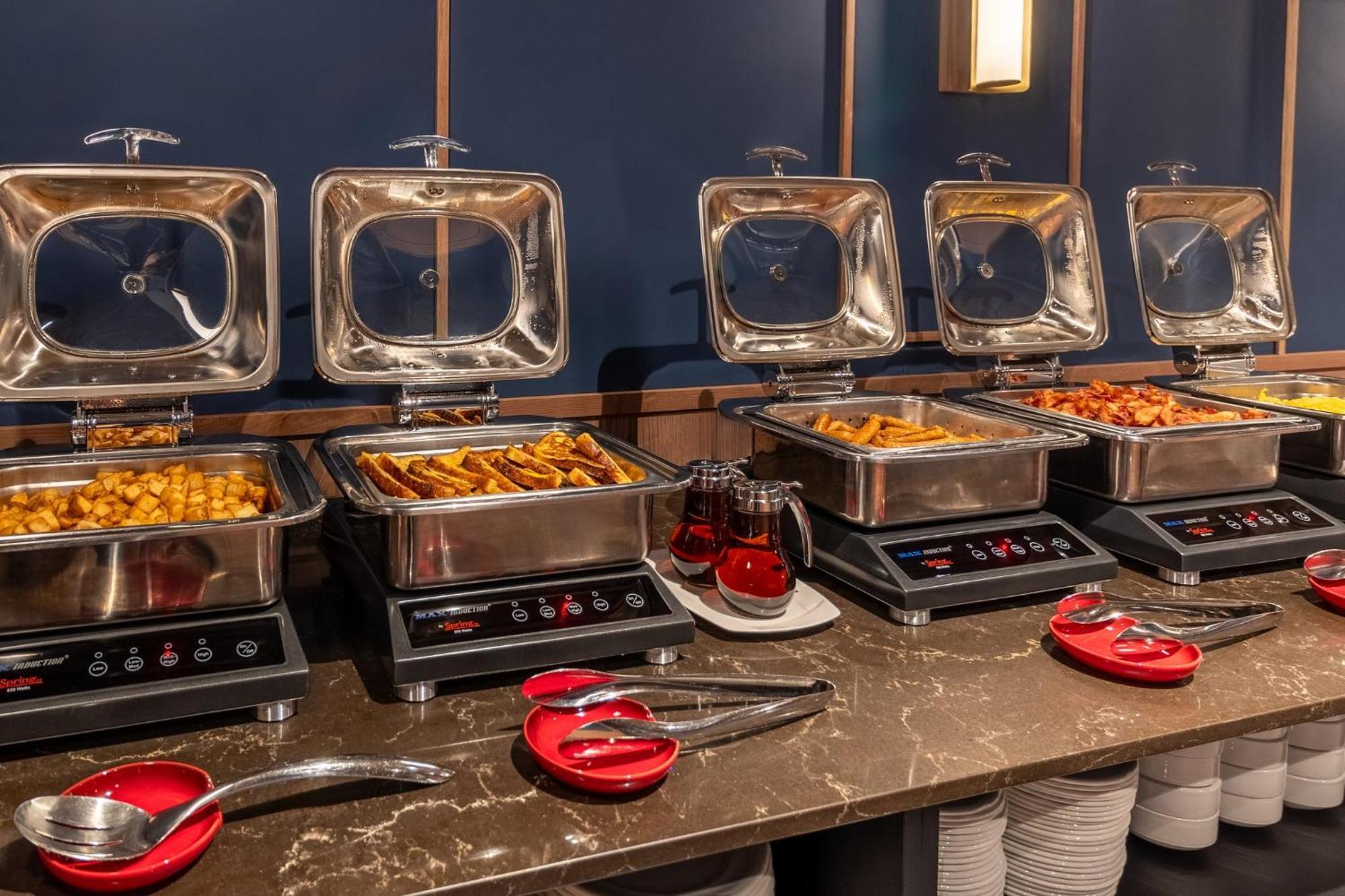 Crowne Plaza Hotel Moncton Downtown By Ihg Екстер'єр фото